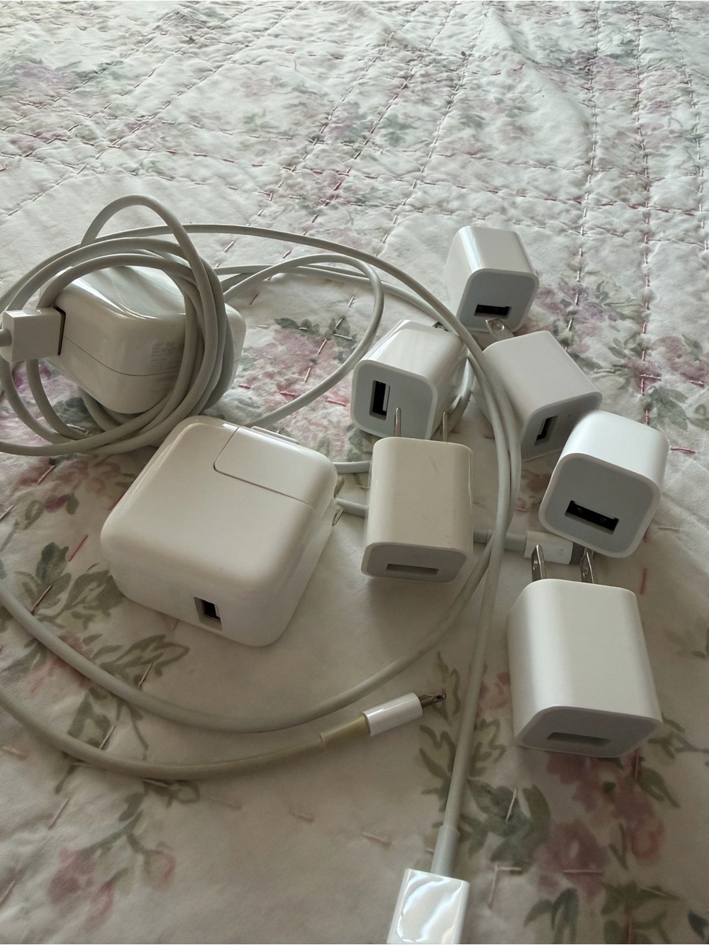 Apple White USB Chargers and Power Adapters Bundle